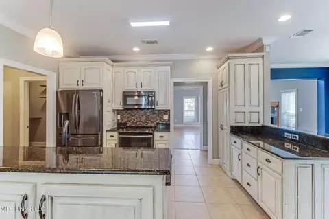 Kitchen - 2 Pecan Ln, Long Beach, MS 39560 photo 1 of 3