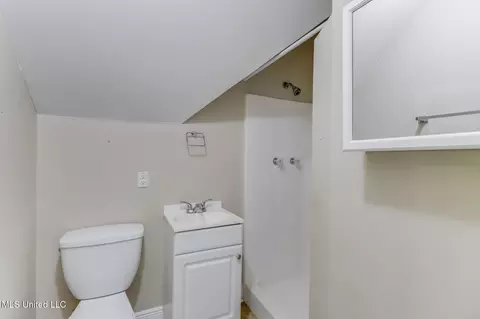 Bath - 2 Pecan Ln, Long Beach, MS 39560 photo 5 of 5