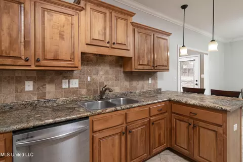 1390 E Lake Front Dr, Hernando, MS 38632 photo 7