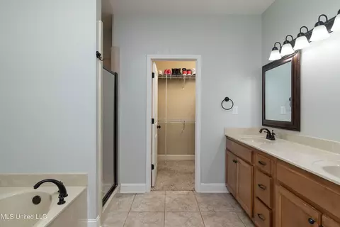 1390 E Lake Front Dr, Hernando, MS 38632 photo 11
