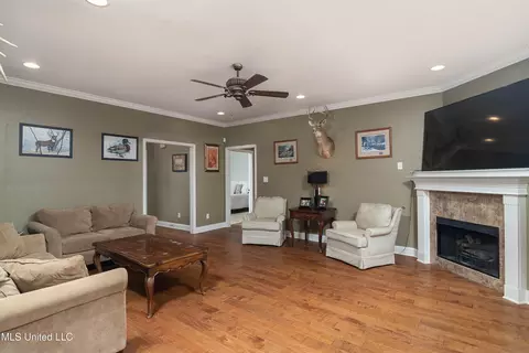 1390 E Lake Front Dr, Hernando, MS 38632 photo 5