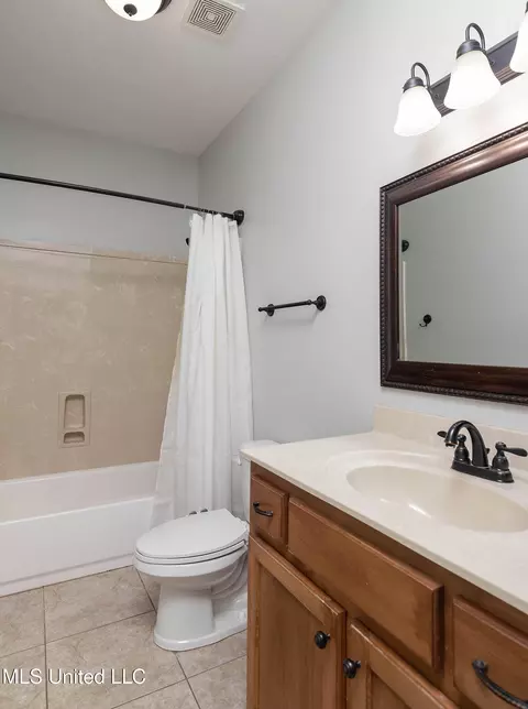 1390 E Lake Front Dr, Hernando, MS 38632 photo 17