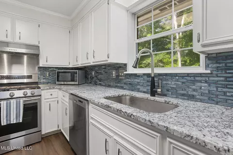 Kitchen - 459 Brookstone Dr, Madison, MS 39110 photo 1 of 2