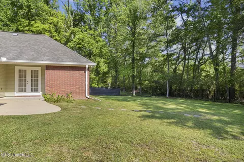 Exterior - 459 Brookstone Dr, Madison, MS 39110 photo 4 of 5