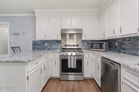 Kitchen - 459 Brookstone Dr, Madison, MS 39110 photo 2 of 2