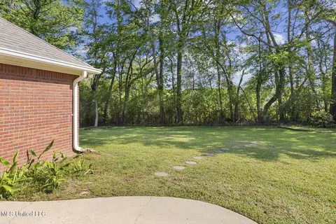 Exterior - 459 Brookstone Dr, Madison, MS 39110 photo 3 of 5