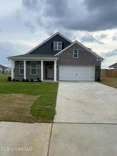 8288 Gum Pond Dr, Olive Branch, MS 38654