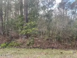 2121 S 17th St, Ocean Springs, MS 39564