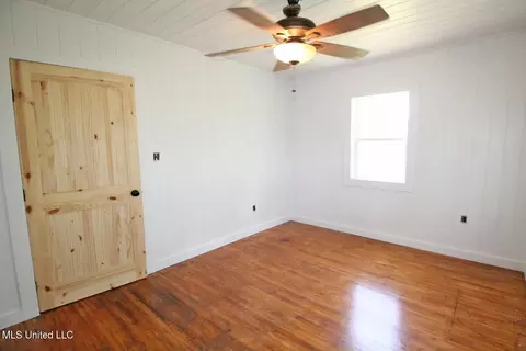 Bedroom - 13143 Hwy 98, Lucedale, MS 39452 photo 5 of 8