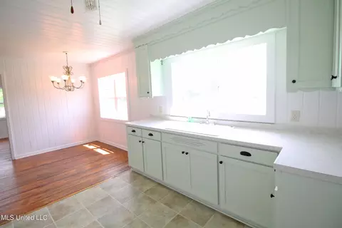 Kitchen - 13143 Hwy 98, Lucedale, MS 39452 photo 1 of 2