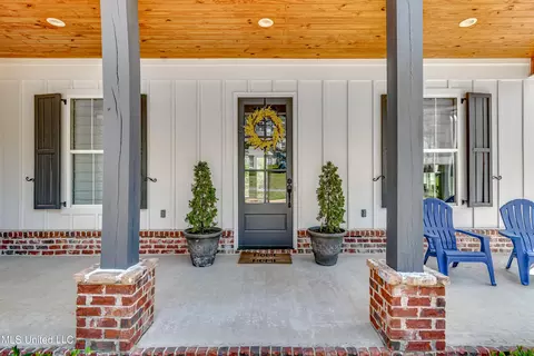 150 Pine Ridge Cir, Brandon, MS 39047 photo 1