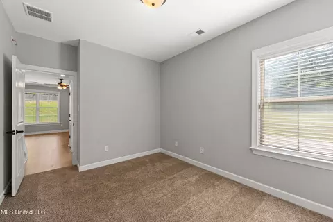 Bedroom - 3470 Delaney Dr, Nesbit, MS 38651 photo 2 of 5
