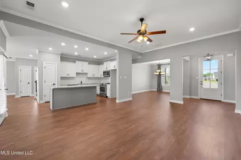 Entry Way - 3470 Delaney Dr, Nesbit, MS 38651 photo 2 of 5