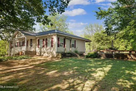 Exterior - 3196 N Fogg Rd, Nesbit, MS 38651 photo 5 of 18