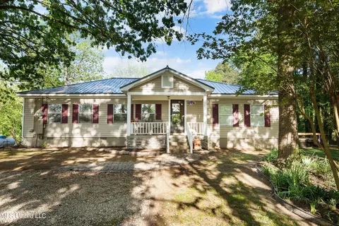 Exterior - 3196 N Fogg Rd, Nesbit, MS 38651 photo 3 of 18