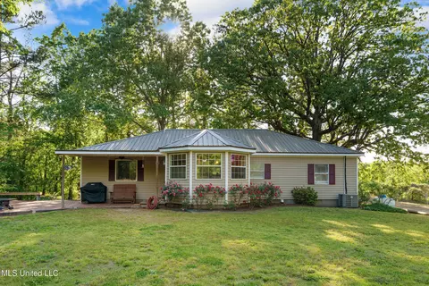 Exterior - 3196 N Fogg Rd, Nesbit, MS 38651 photo 9 of 18
