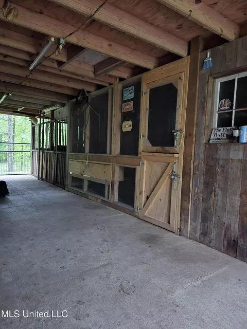 Exterior - 3196 N Fogg Rd, Nesbit, MS 38651 photo 16 of 18