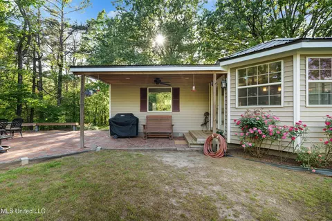 Exterior - 3196 N Fogg Rd, Nesbit, MS 38651 photo 7 of 18
