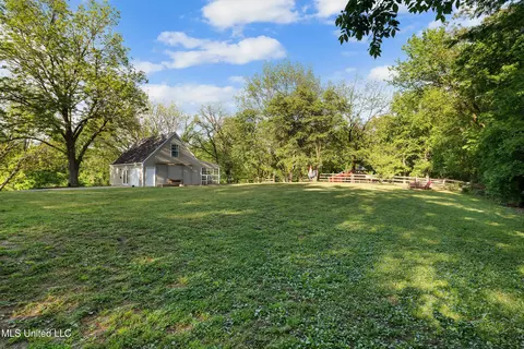Exterior - 3196 N Fogg Rd, Nesbit, MS 38651 photo 12 of 18