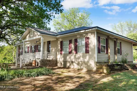 Exterior - 3196 N Fogg Rd, Nesbit, MS 38651 photo 2 of 18