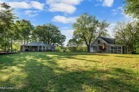 Exterior - 3196 N Fogg Rd, Nesbit, MS 38651 photo 13 of 18