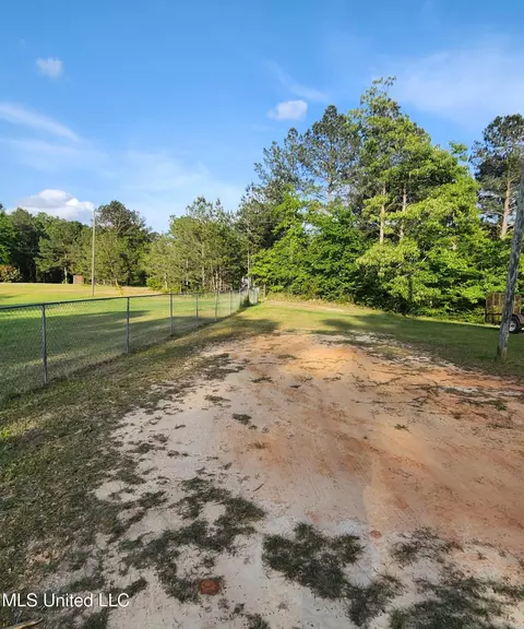 99 Burkes Cir, Forest, MS 39074 photo 8