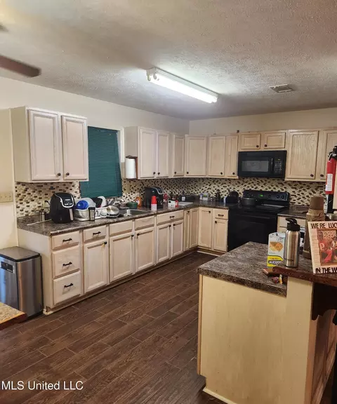 99 Burkes Cir, Forest, MS 39074 photo 2