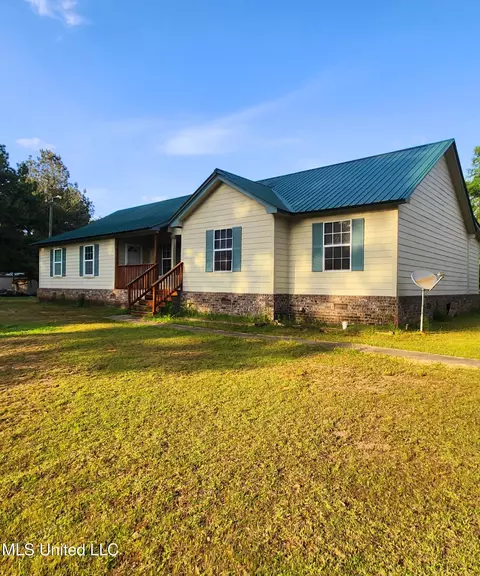 99 Burkes Cir, Forest, MS 39074
