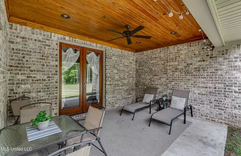 Exterior - 1185 Sanctuary Dr, Brandon, MS 39042 photo 8 of 10