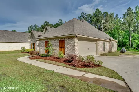 Exterior - 1185 Sanctuary Dr, Brandon, MS 39042 photo 3 of 10