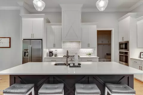 Kitchen - 1185 Sanctuary Dr, Brandon, MS 39042 photo 1 of 6