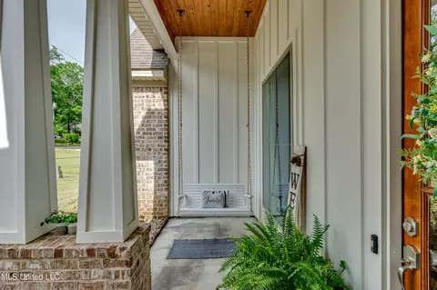 Exterior - 1185 Sanctuary Dr, Brandon, MS 39042 photo 5 of 10