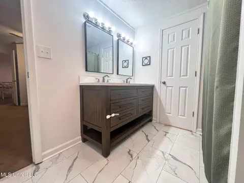 Bath - 1773 King Rd, Sardis, MS 38666 photo 1 of 3