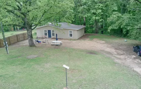Exterior - 1773 King Rd, Sardis, MS 38666 photo 2 of 4
