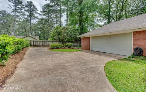 5329 Reddoch Dr, Jackson, MS 39211 photo 29
