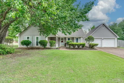 35 Camellia Ln, Madison, MS 39110