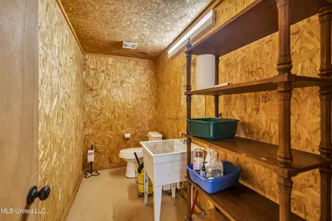11300 Max Bryant Rd, Moss Point, MS 39562 photo 12
