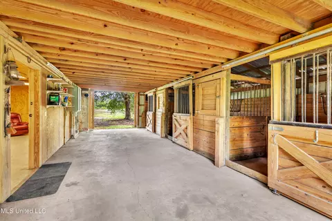 11300 Max Bryant Rd, Moss Point, MS 39562 photo 13