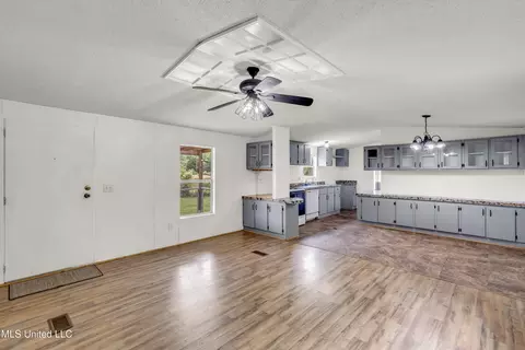 11300 Max Bryant Rd, Moss Point, MS 39562 photo 27