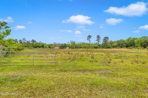 11300 Max Bryant Rd, Moss Point, MS 39562 photo 4