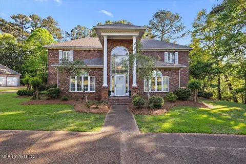 1003 Country Place Dr, Pearl, MS 39208