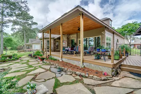 Other - 3083 E Fairway Dr, Brandon, MS 39047 photo 4 of 19