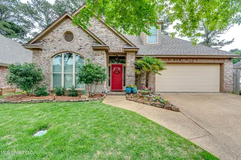 Exterior - 3083 E Fairway Dr, Brandon, MS 39047 photo 2 of 20