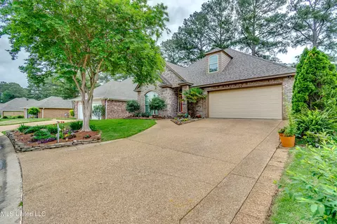 Exterior - 3083 E Fairway Dr, Brandon, MS 39047 photo 4 of 20