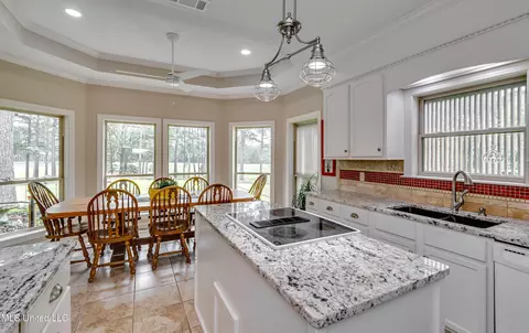 Kitchen - 3083 E Fairway Dr, Brandon, MS 39047 photo 3 of 7