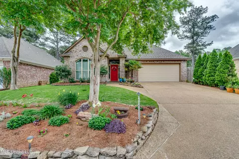Exterior - 3083 E Fairway Dr, Brandon, MS 39047 photo 6 of 20