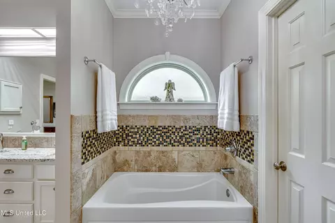 Bath - 3083 E Fairway Dr, Brandon, MS 39047 photo 4 of 9