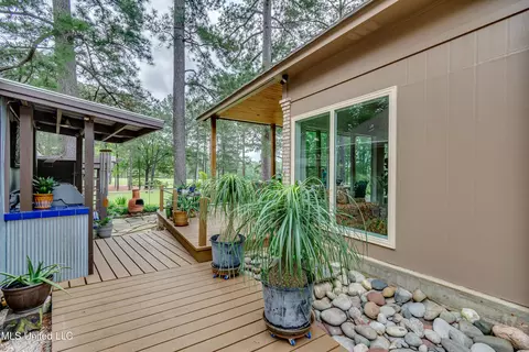 Exterior - 3083 E Fairway Dr, Brandon, MS 39047 photo 7 of 20
