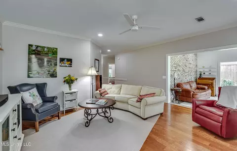 Living - 3083 E Fairway Dr, Brandon, MS 39047 photo 2 of 4
