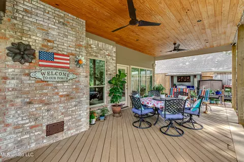 Exterior - 3083 E Fairway Dr, Brandon, MS 39047 photo 11 of 20